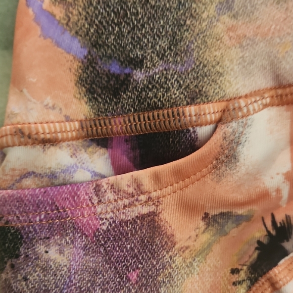 Abstract Patterned Leggings - Picture 2 of 7